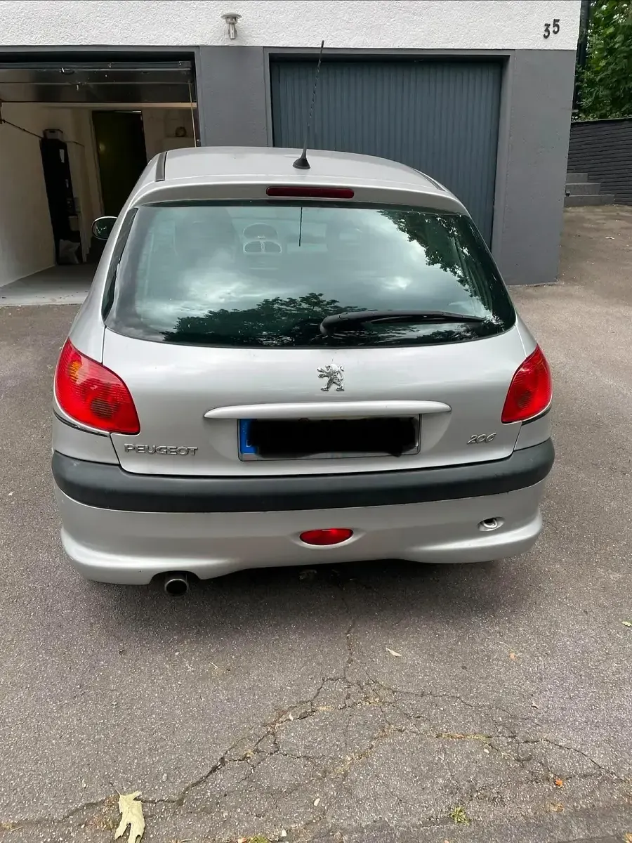 Gebraucht Peugeot 206 88 PS (64 kW) 2006 Silber Kleinwagen