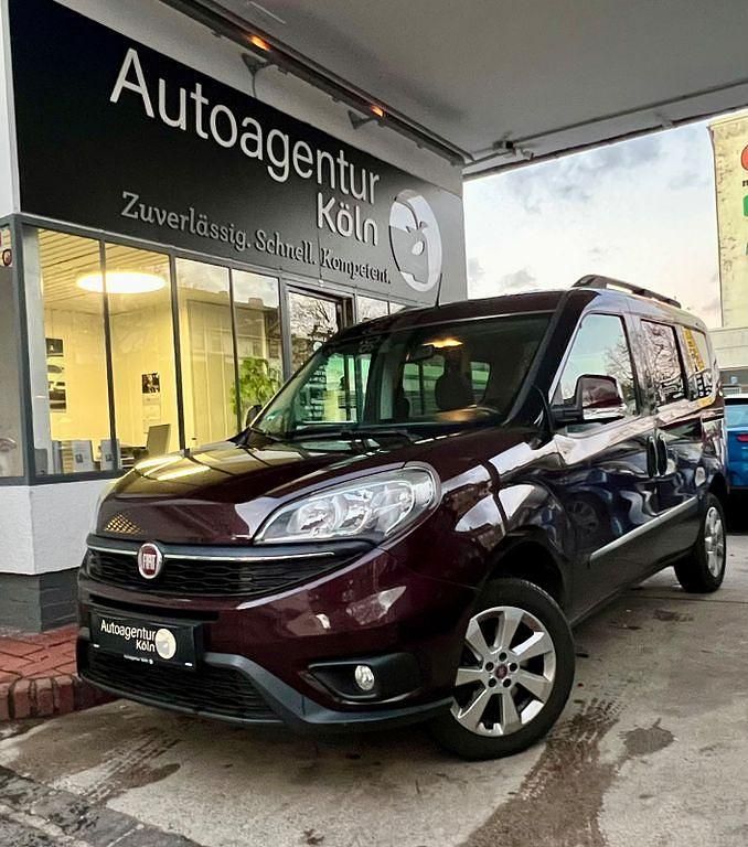 Rot Gebraucht 2016 Fiat Doblò Lounge Van / Kleinbus | 9.990 € (Fairer Preis) - Bild 1/4