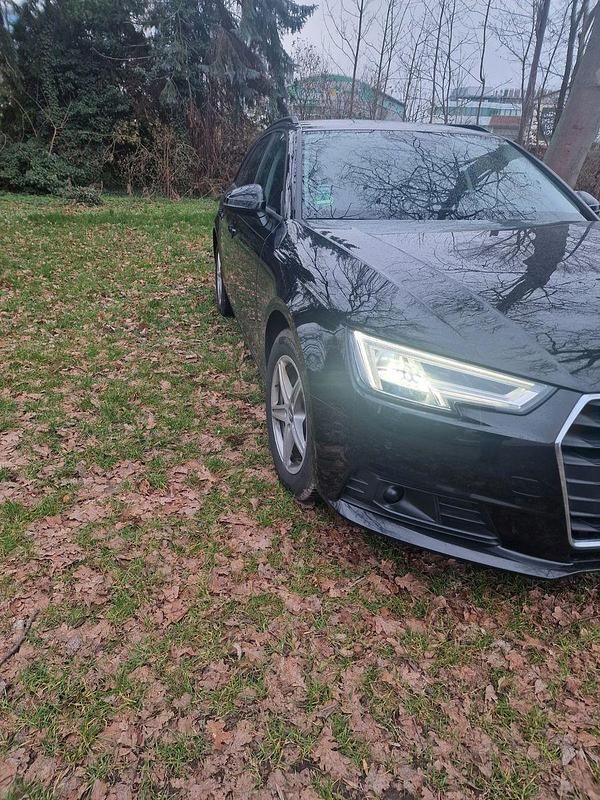 Gebraucht Audi A4 150 PS (110 kW) 2018 Schwarz Kombi