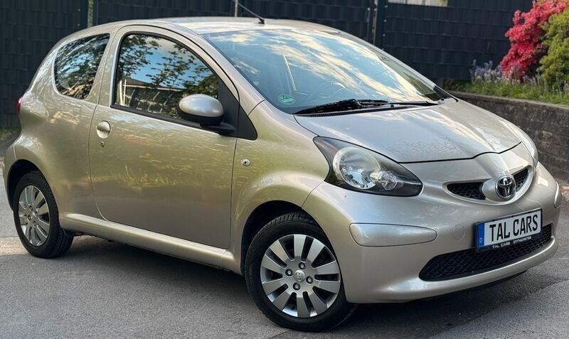 Beige Gebraucht 2008 Toyota Aygo Kleinwagen | 2.299 € (Fairer Preis) - Bild 1/4