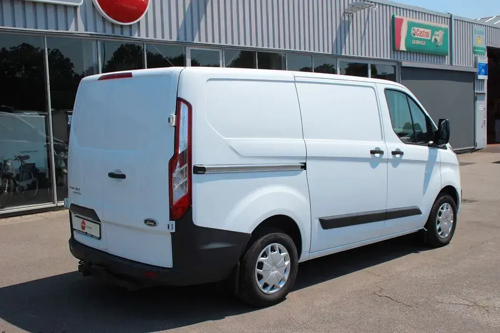 Gebraucht Ford Transit Custom 131 PS (96 kW) 2017 Weiß Van / Kleinbus