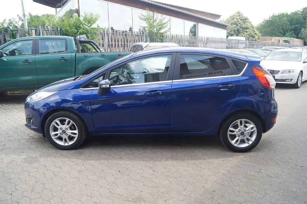 Gebraucht Ford Fiesta Titanium 101 PS (74 kW) 2016 Blau Kleinwagen