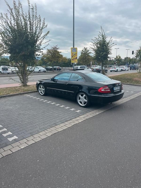 Schwarz Gebraucht 2003 Mercedes CLK500 Coupé | 7.800 € (Fairer Preis) - Bild 1/4