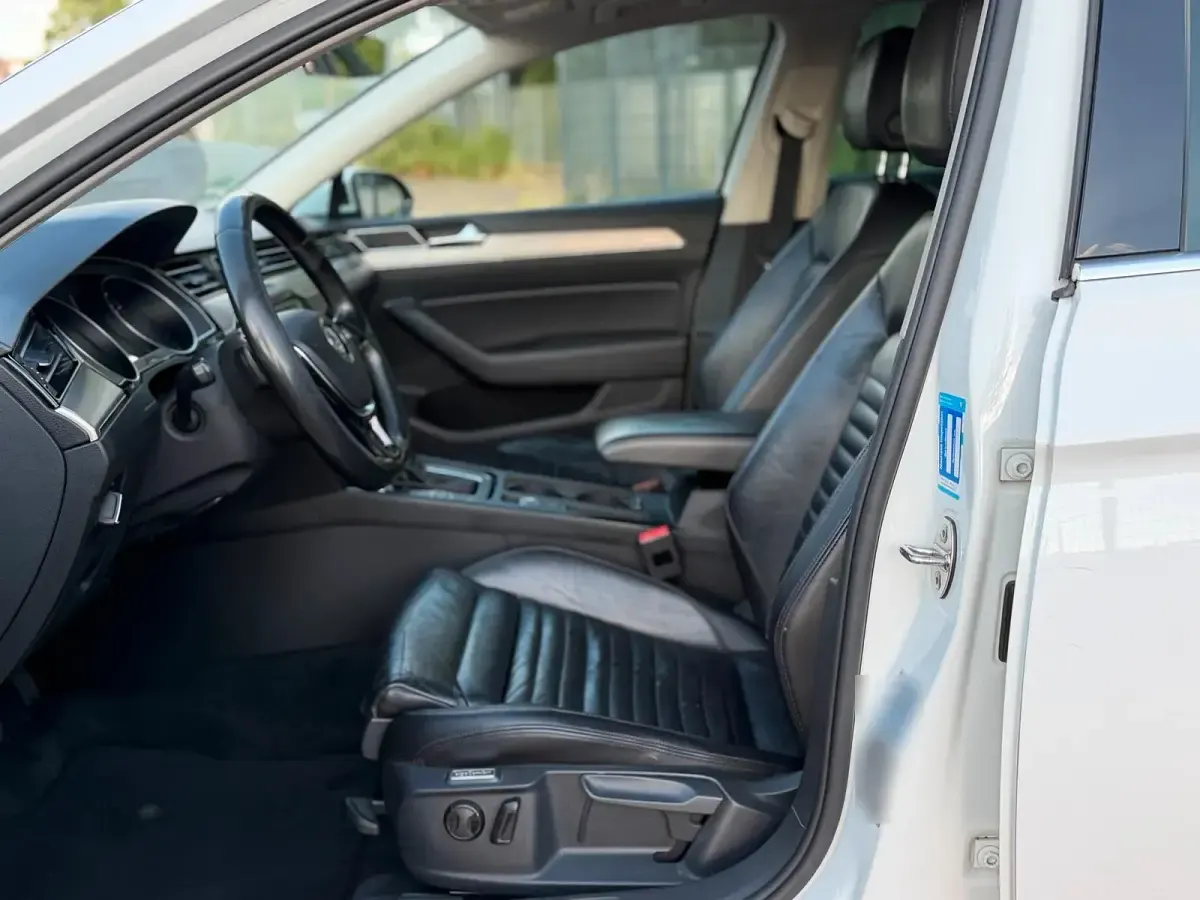 Gebraucht VW Passat 190 PS (139 kW) 2015 Weiß Kombi