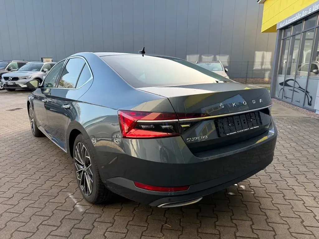 Gebraucht Skoda Superb LAURIN & KLEMENT 150 PS (110 kW) 2020 Seda quartz/quartz grey Limousine