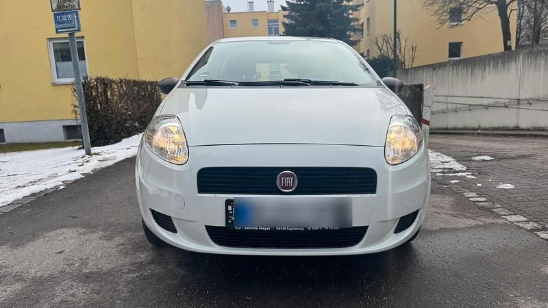 Gebraucht Fiat Grande Punto Basis 69 PS (50 kW) 2013 Weiß Kleinwagen
