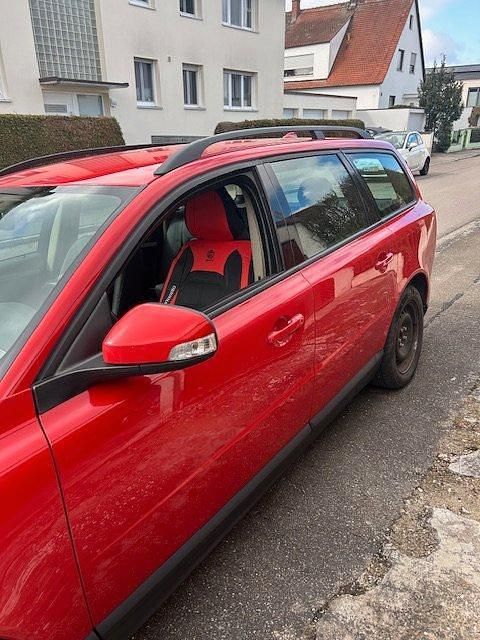 Gebraucht Volvo V70 186 PS (136 kW) 2008 Rot Kombi