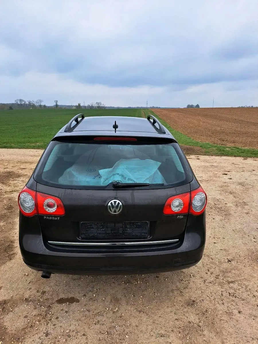Usata VW Passat 115 CV (84 kW) 2006 Marrone Station wagon