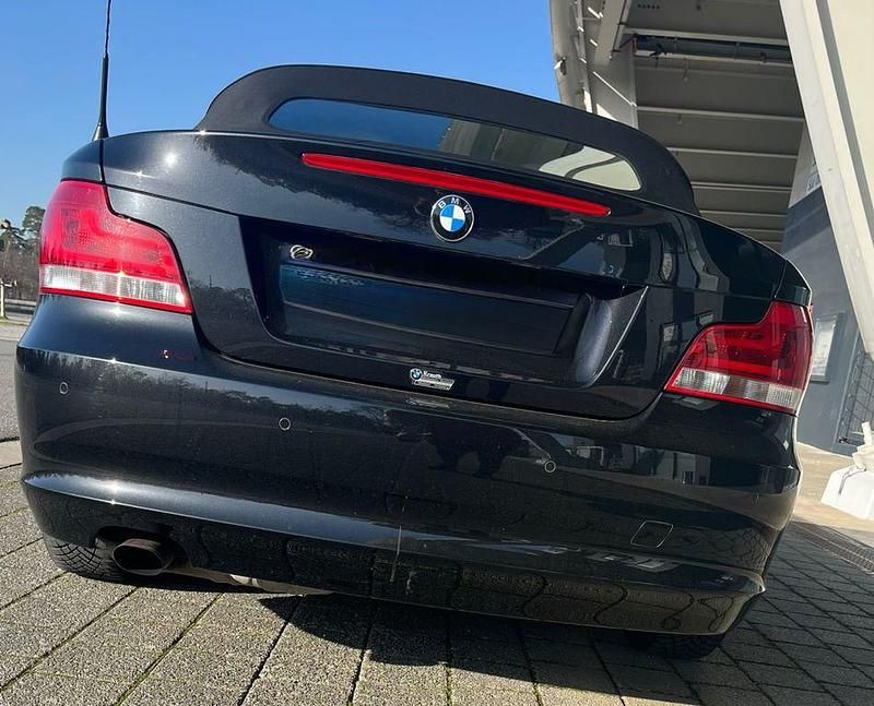 Gebraucht BMW 118 Cabriolet Performance 143 PS (105 kW) 2011 Schwarz Cabrio