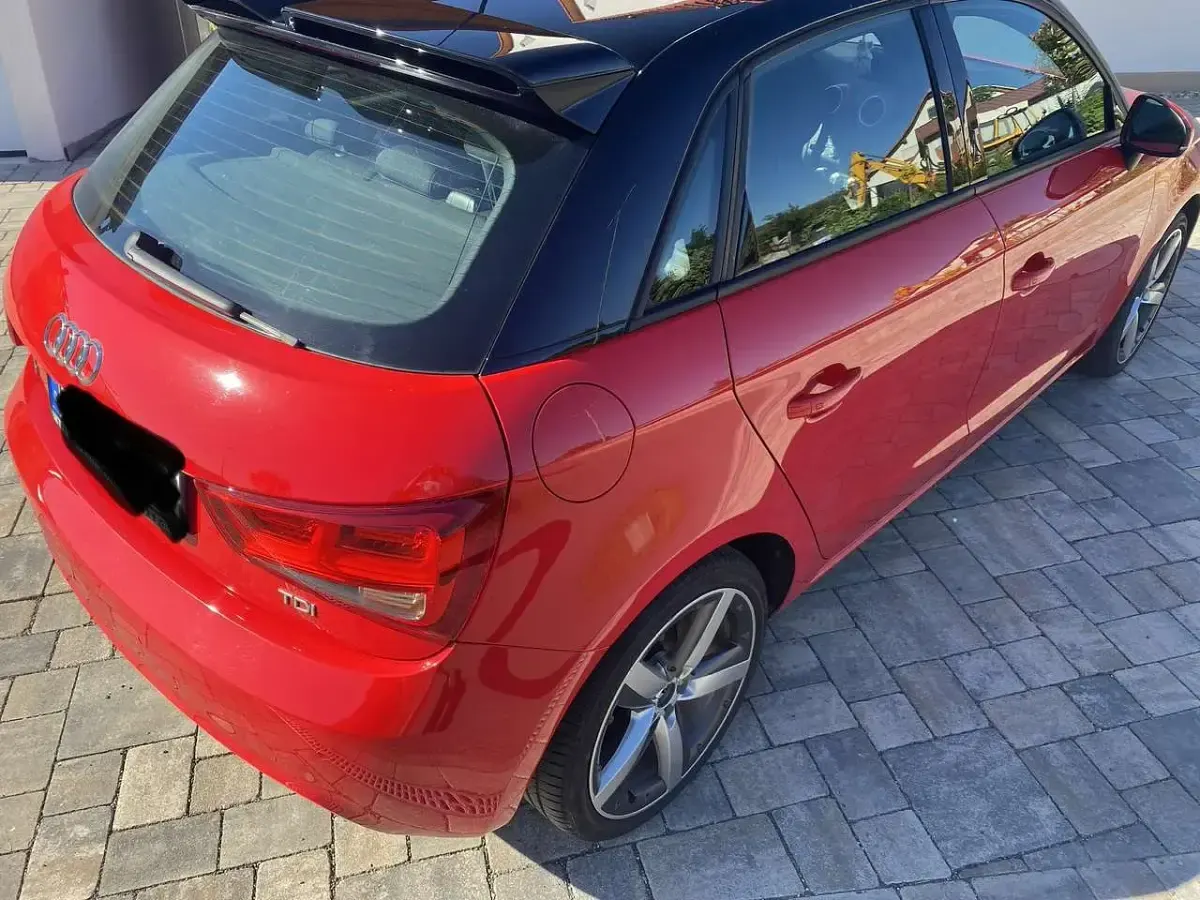 Gebraucht Audi A1 Attraction 105 PS (77 kW) 2014 Rot Kleinwagen
