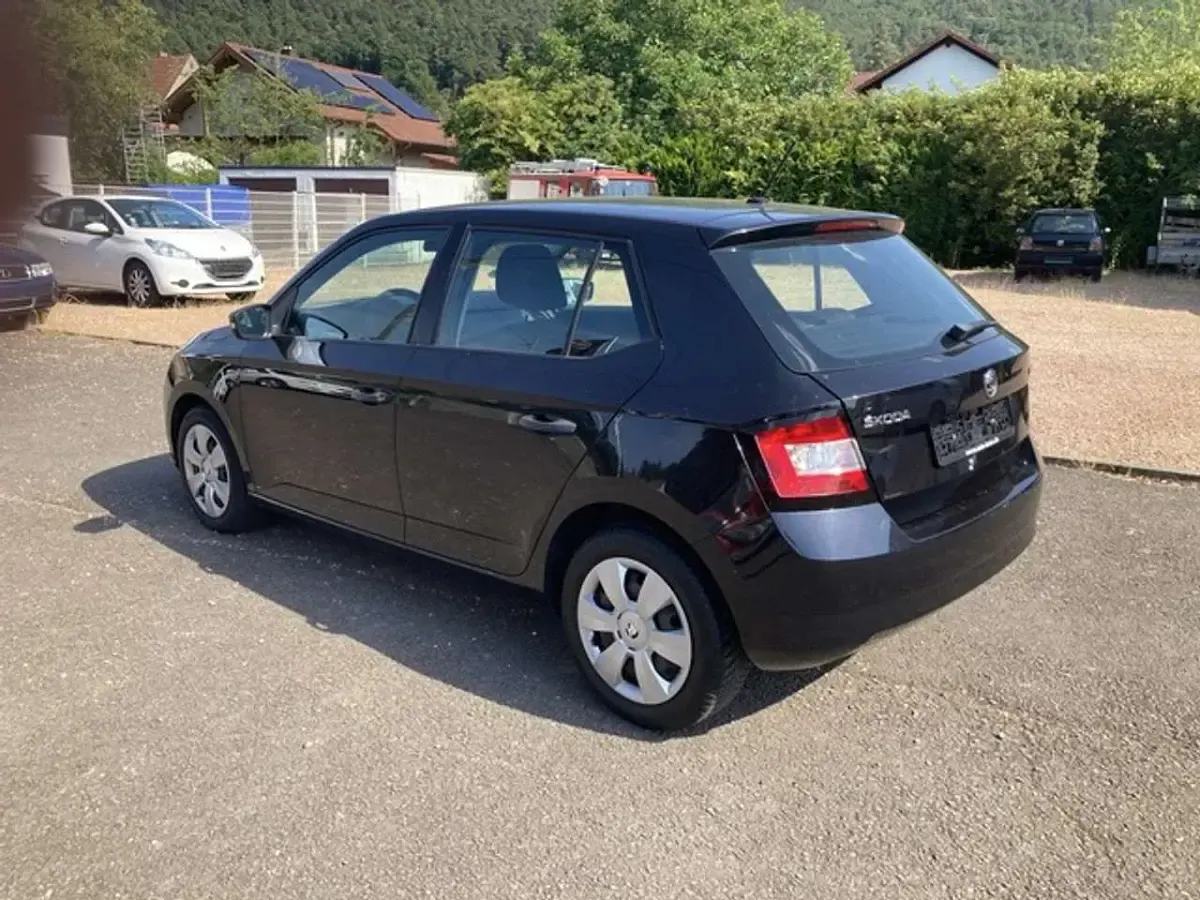 Gebraucht Skoda Fabia Active 60 PS (44 kW) 2016 Schwarz Limousine