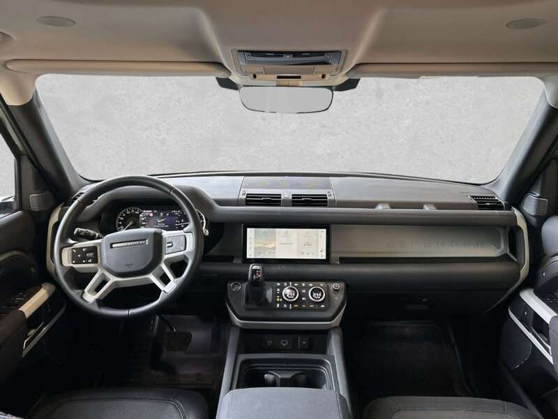 Gebraucht Land Rover Defender SE Dynamic 202 PS (148 kW) 2023 Pangea green (gruen) SUV