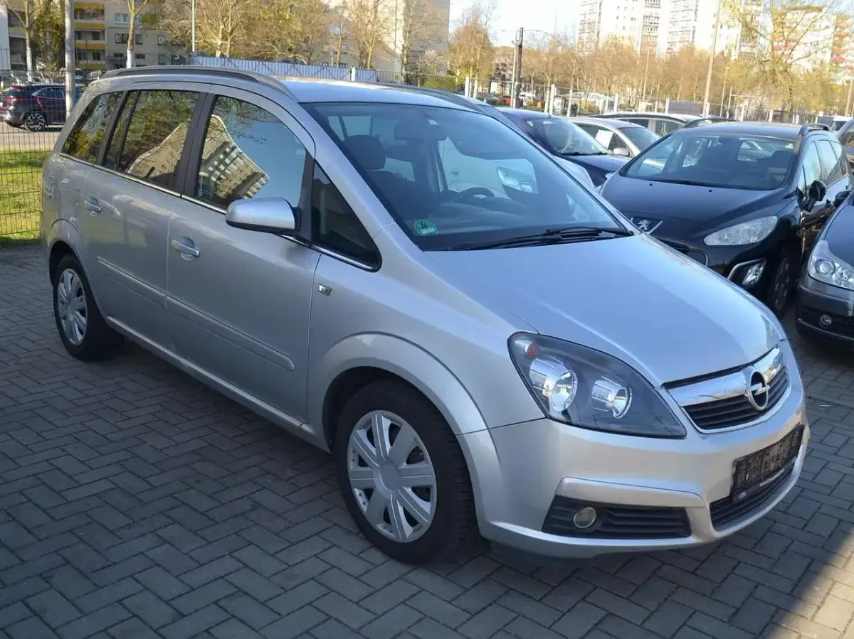Gebraucht Opel Zafira Edition 140 PS (102 kW) 2006 Starsilber iii m2 Van / Kleinbus