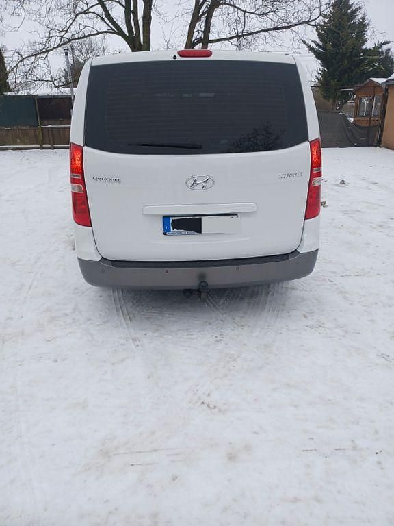 Gebraucht Hyundai H-1 170 PS (125 kW) 2015 Weiß Van / Kleinbus