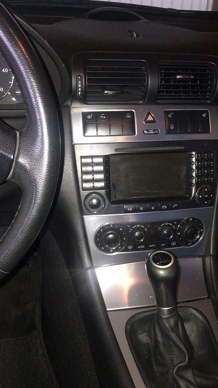 Schwarz Gebraucht 2005 Mercedes C320 Avantgarde Kombi | 3.900 € (Fairer Preis) - Bild 1/4
