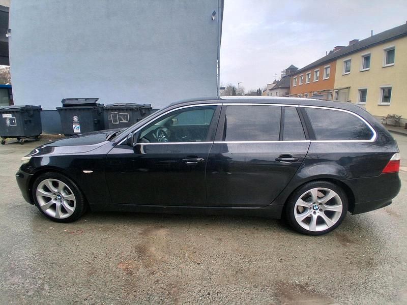 Gebraucht BMW 525 250 PS (183 kW) 2010 Schwarz Kombi