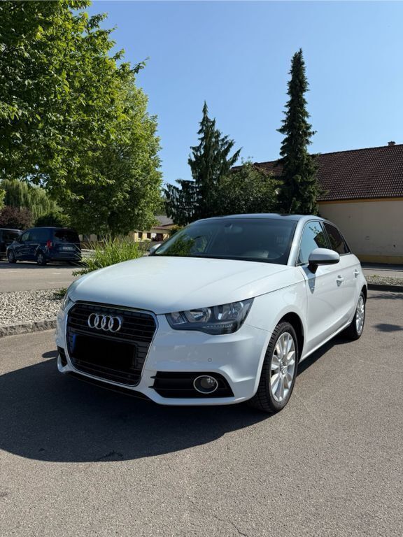 Weiß Gebraucht 2013 Audi A1 Sportback Ambition Kleinwagen | 8.300 € (Fairer Preis) - Bild 1/4