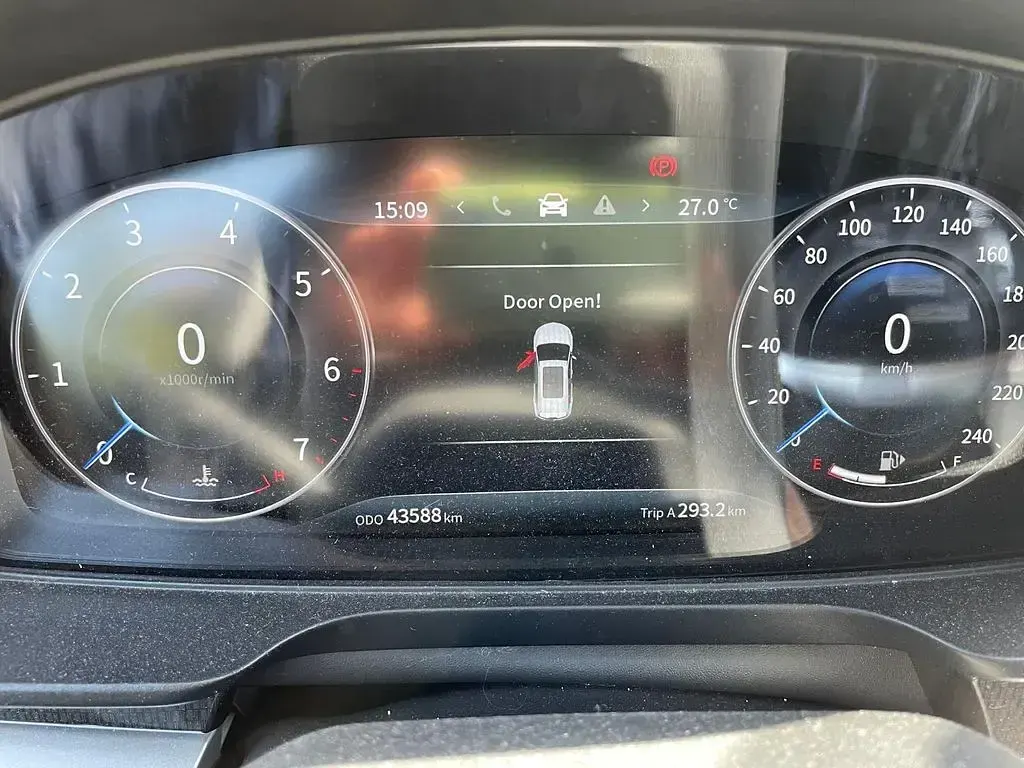 Gebraucht DFSK Fengon 220 PS (161 kW) 2023 Weiß SUV