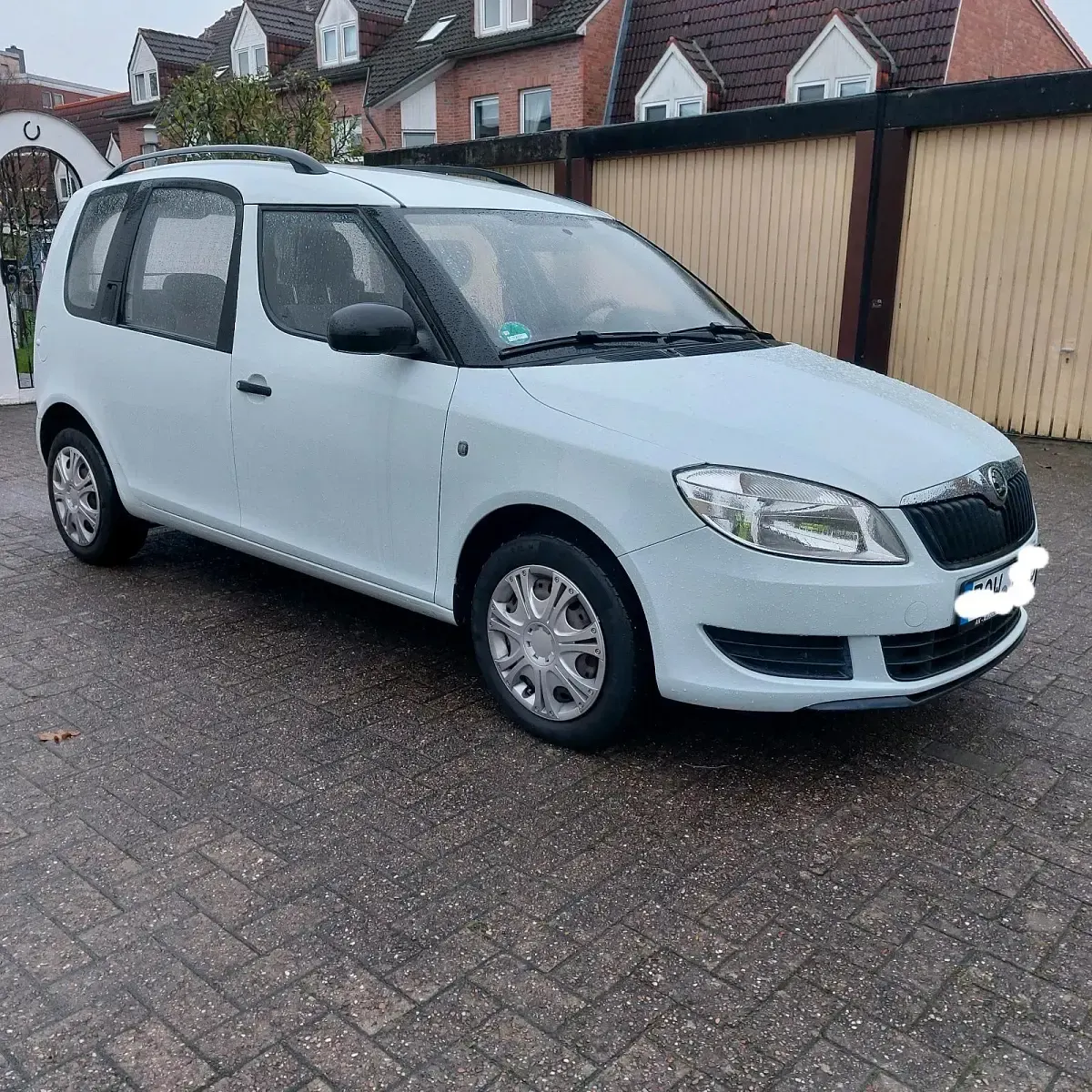 Gebraucht Skoda Roomster 75 PS (55 kW) 2015 Weiß Van / Kleinbus