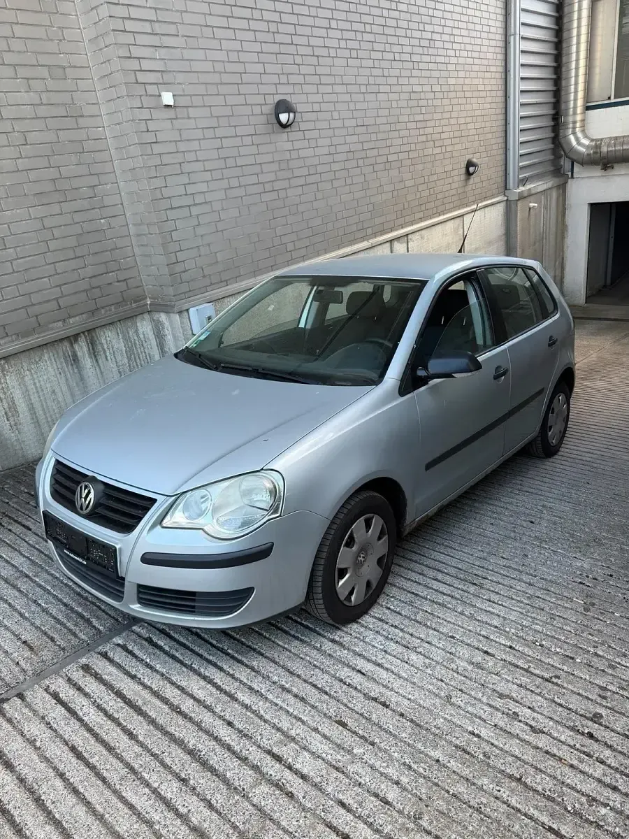 Gebraucht VW Polo 64 PS (47 kW) 2006 Silber Kleinwagen