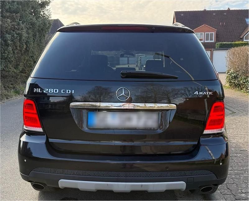 Gebraucht Mercedes ML280 190 PS (139 kW) 2007 Schwarz SUV