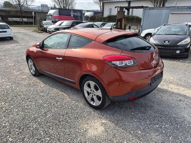 Gebraucht Renault Mégane Coupé Dynamique 110 PS (80 kW) 2009 Orangefarben cayenne Coupé