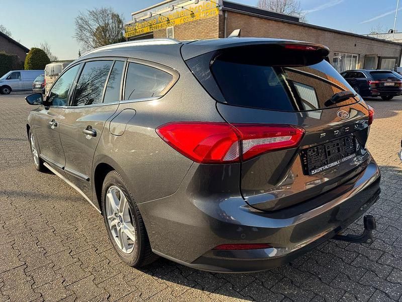 Gebraucht Ford Focus Cool & Connect 120 PS (88 kW) 2020 Grau Kombi