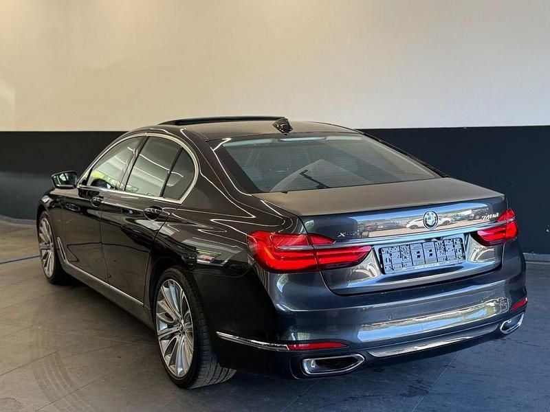 Gebraucht BMW 740 320 PS (235 kW) 2018 Grau Limousine