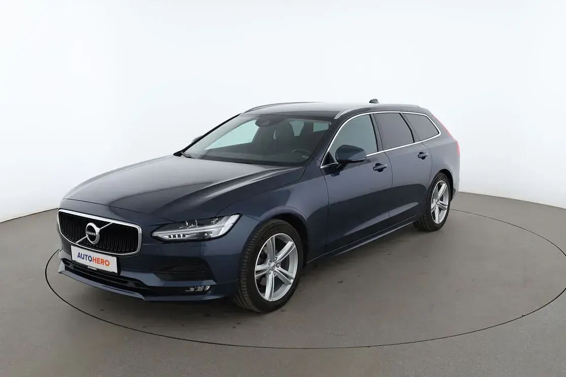 Gebraucht Volvo V90 Momentum 190 PS (139 kW) 2019 Kombi