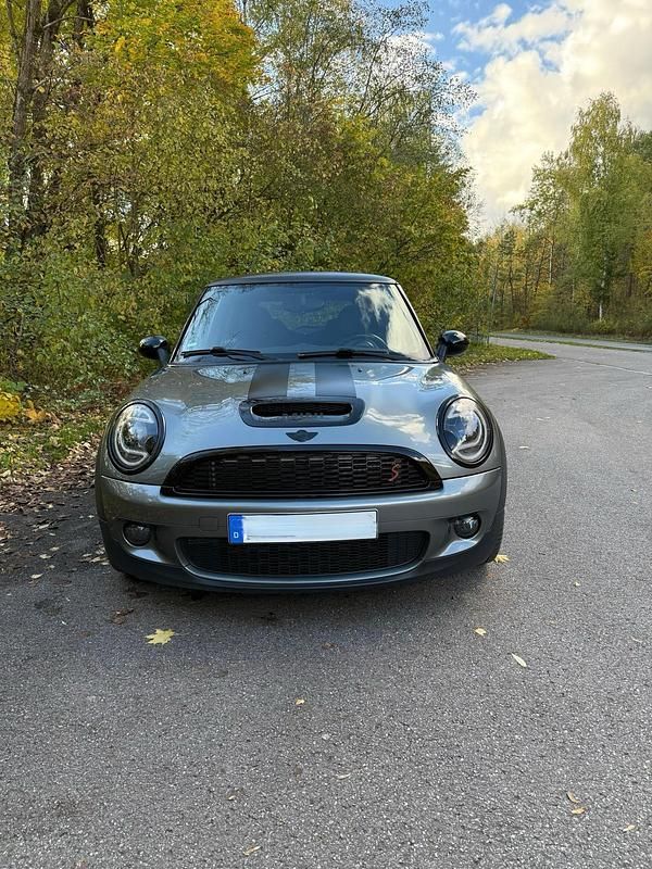 Grau Gebraucht 2007 Mini Cooper S Kleinwagen | 5.999 € (Fairer Preis) - Bild 1/4