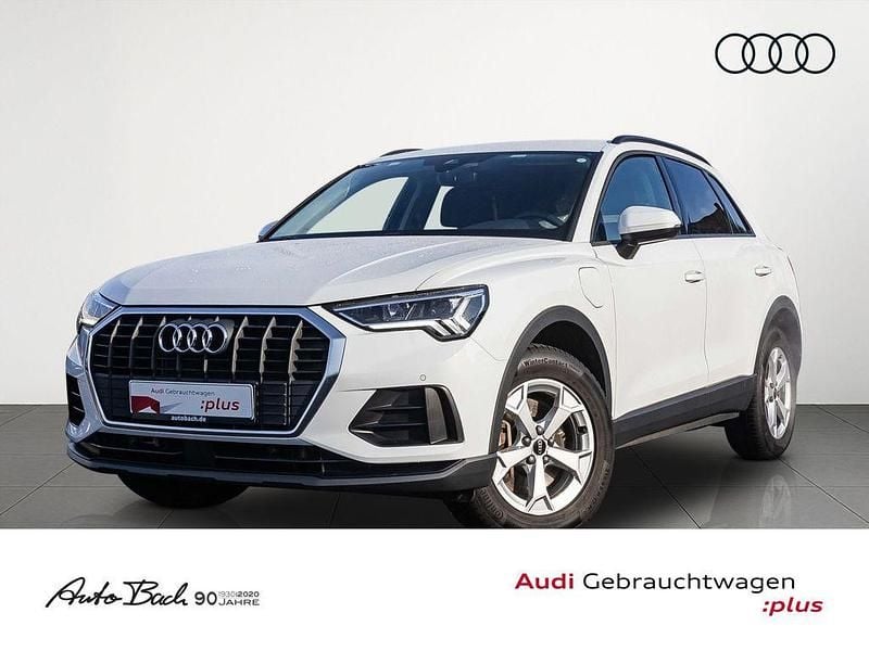 Gletscherweiß metallic Gebraucht 2022 Audi Q3 Ambiente SUV | 27.870 € (Superpreis) - Bild 1/4