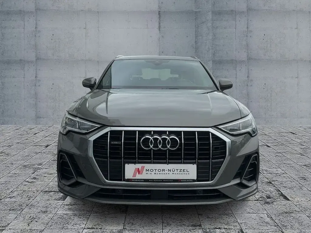 Gebraucht Audi Q3 Ambiente 190 PS (139 kW) 2019 Chronosgrau metallic SUV