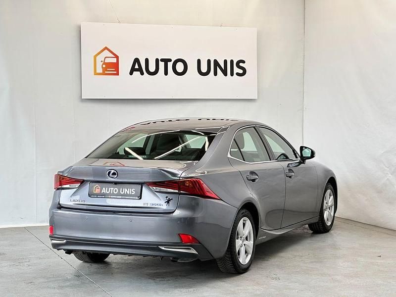 Gebraucht Lexus IS300h Executive Line 181 PS (133 kW) 2020 Grau (mercury grey) Limousine