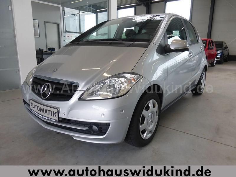 Gebraucht Mercedes A160 95 PS (69 kW) 2011 Silber Limousine