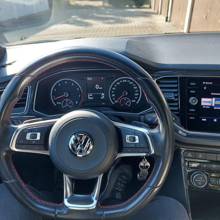 Grau Gebraucht 2020 VW T-Roc Sportline SUV | 20.600 € (Fairer Preis) - Bild 1/4