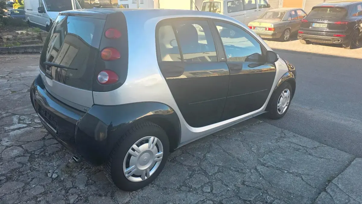 Usado Smart ForFour Pulse 75 HP (55 kW) 2004 Cinzento Citadino