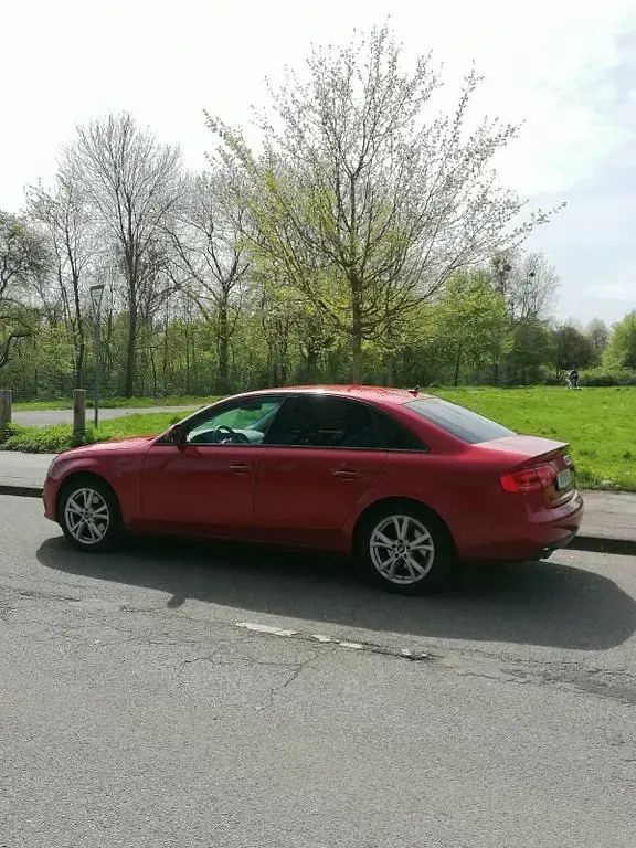 Second-hand Audi A4 143 CP (105 kW) 2008 Roșu Berlinǎ