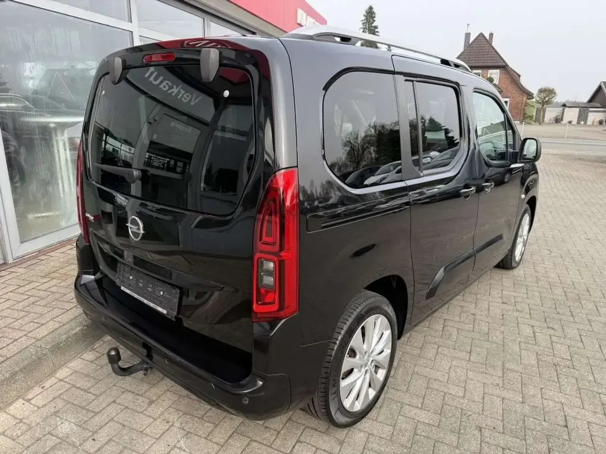 Gebraucht Opel Combo Life Innovation 131 PS (96 kW) 2018 Schwarz Van / Kleinbus