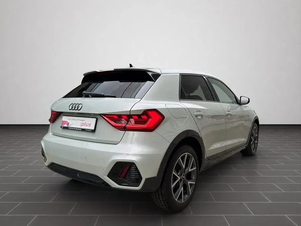 Gebraucht Audi A1 Advanced 110 PS (80 kW) 2023 Tausilber metallic (metallic) SUV