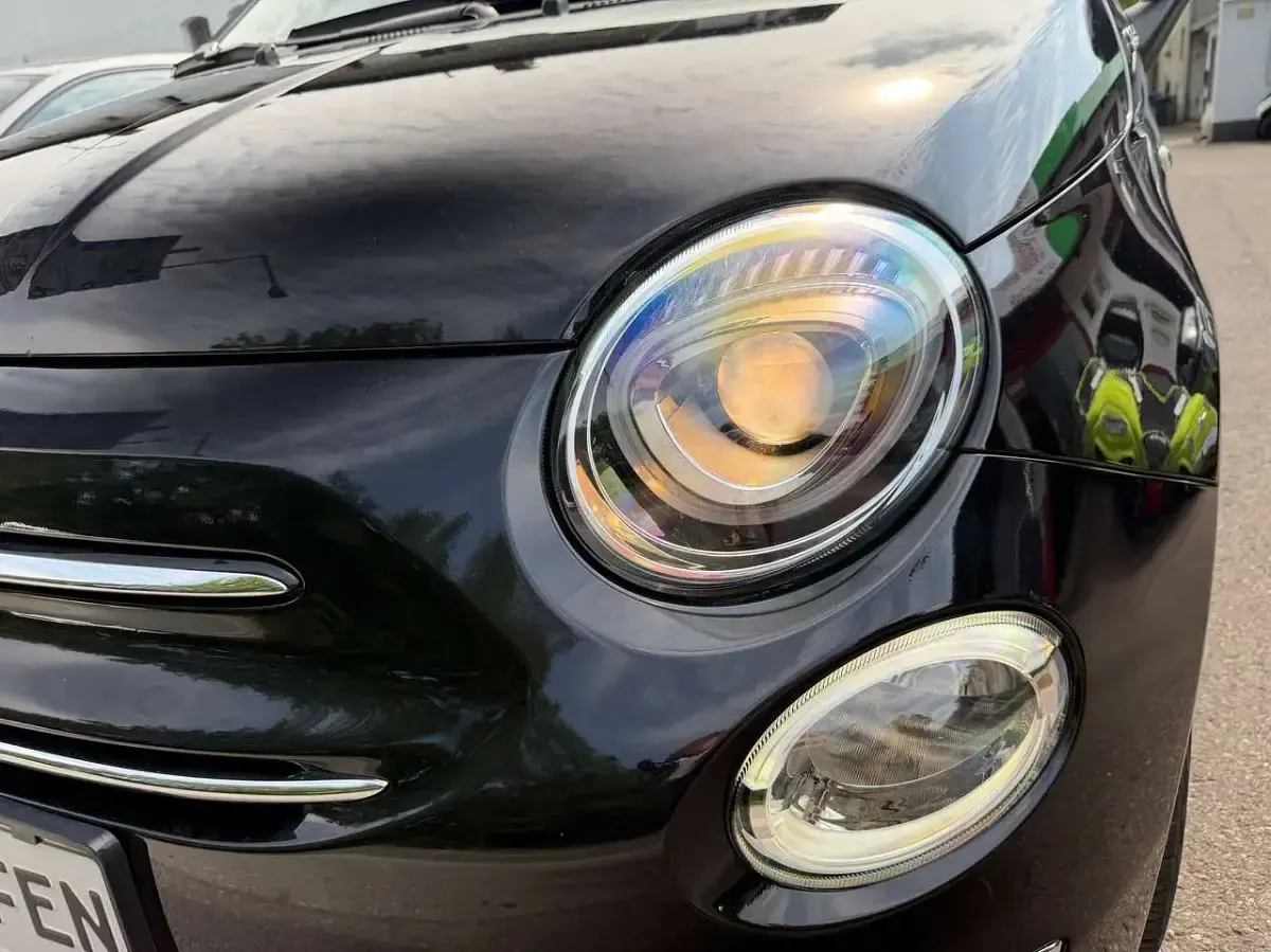 Gebraucht Fiat 500 Dolcevita 69 PS (50 kW) 2021 Vesuvio schwarz Cabrio