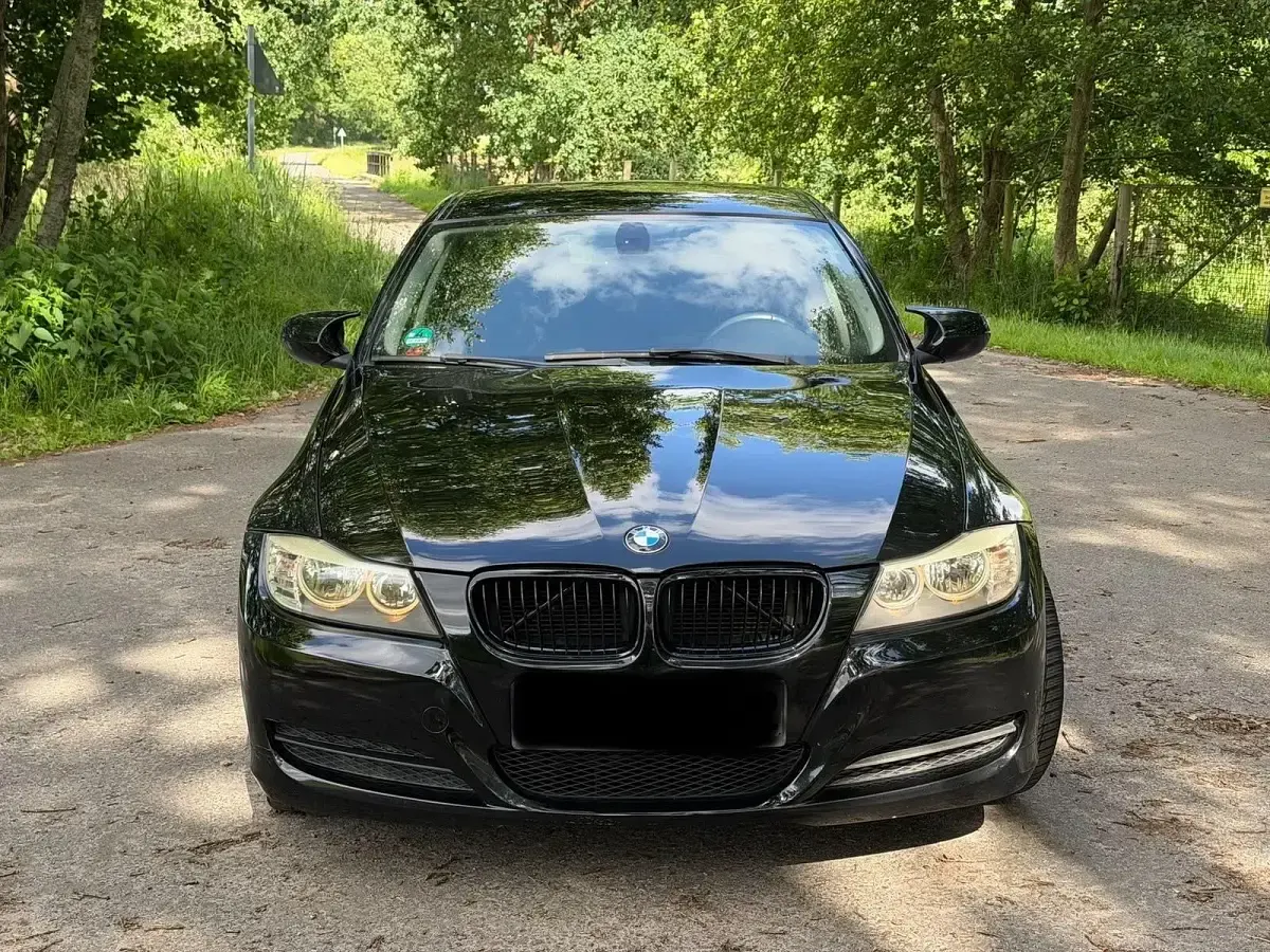 Gebraucht BMW 316 116 PS (85 kW) 2009 Schwarz Limousine