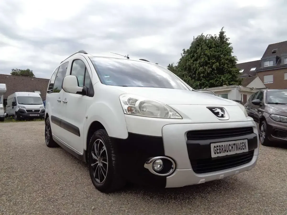 Gebraucht Peugeot Partner 109 PS (80 kW) 2010 Lack weiss Van / Kleinbus