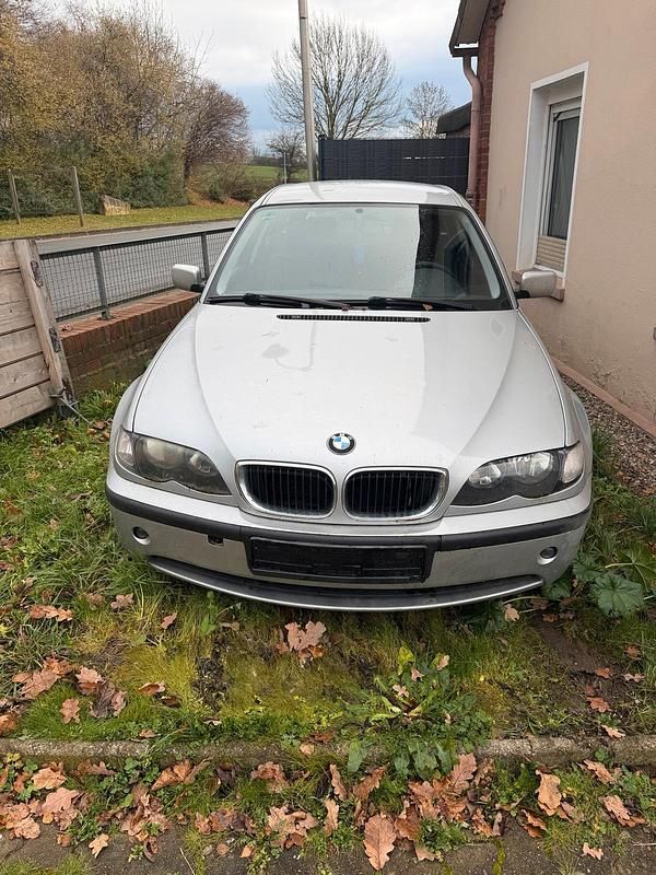 Silber Gebraucht 2004 BMW 320 Kombi | 1.650 € (Fairer Preis) - Bild 1/4