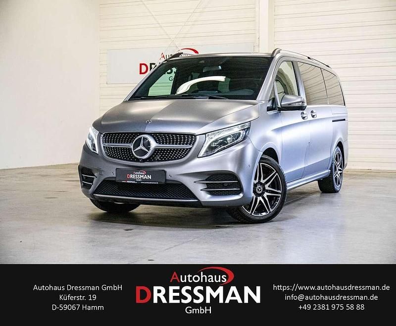 Lackfarbe graphitgrau metallic Gebraucht 2020 Mercedes V220 AMG line Van / Kleinbus | 48.510 € (Guter Preis) - Bild 1/4