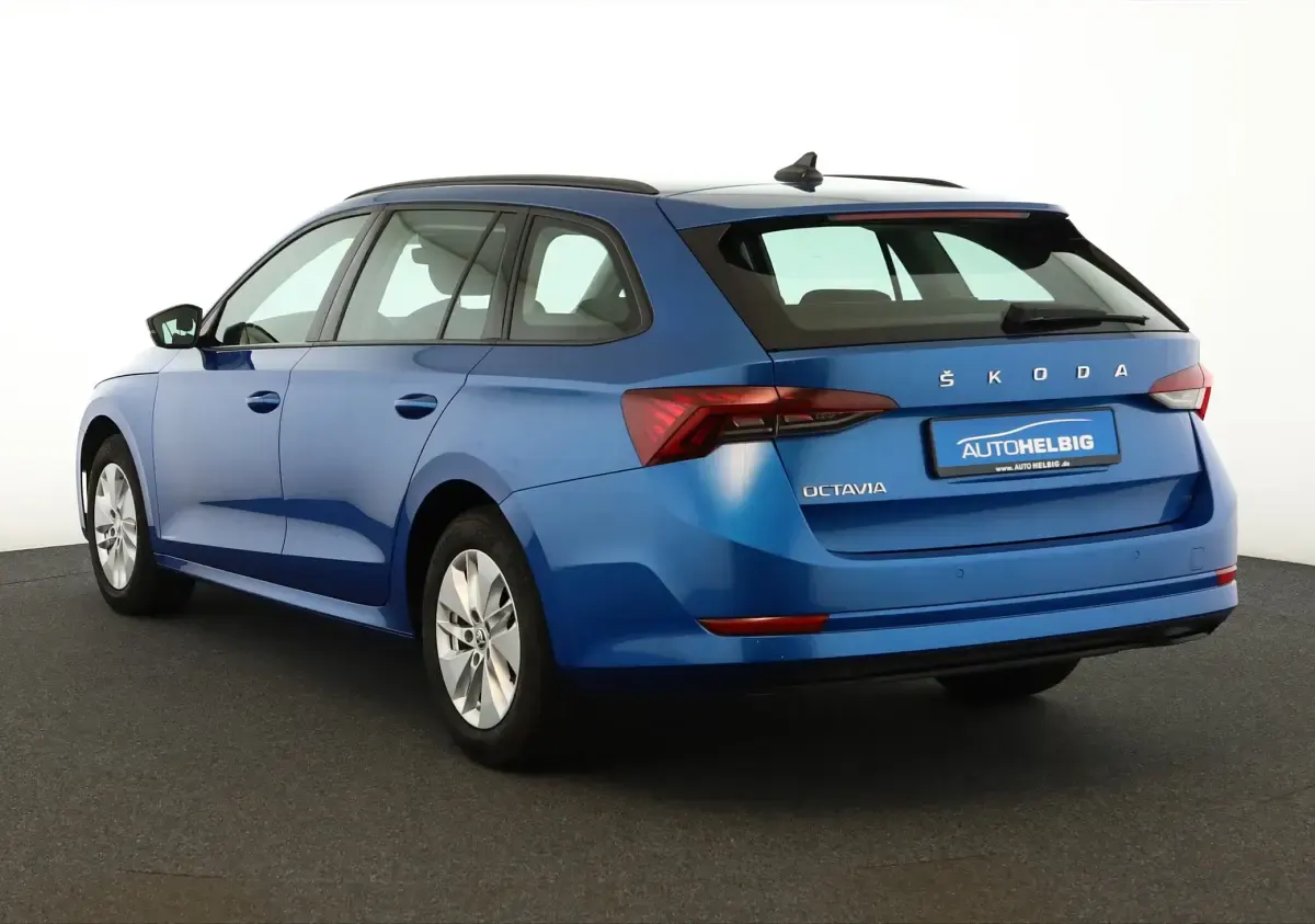 Gebraucht Skoda Octavia Ambition 150 PS (110 kW) 2023 Raceblau metallic Kombi