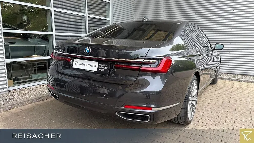 Gebraucht BMW 750L Performance 530 PS (389 kW) 2022 Grau Limousine
