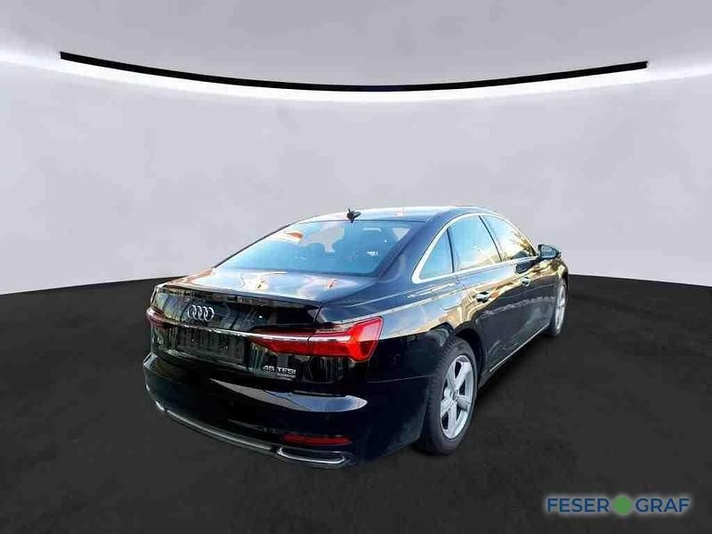 Gebraucht Audi A6 Ambiente 265 PS (194 kW) 2022 Mythosschwarz metallic Limousine