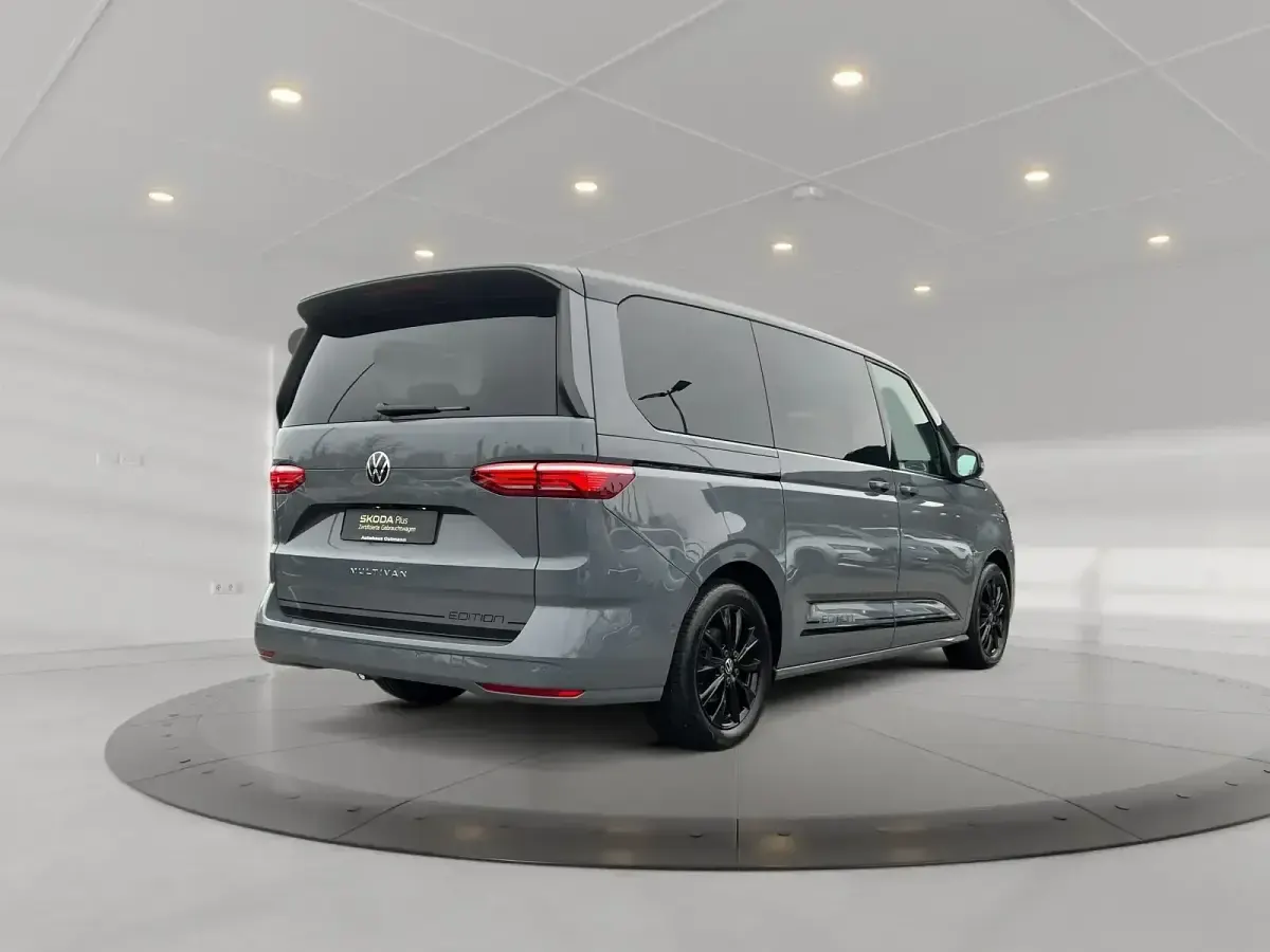 Gebraucht VW Multivan Edition 204 PS (150 kW) 2024 Grau Van / Kleinbus