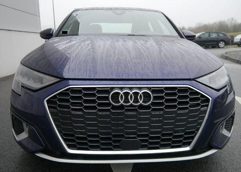 Gebraucht Audi A3 Advanced 110 PS (80 kW) 2021 Navarrablau metallic Limousine