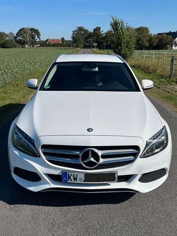 Weiß Gebraucht 2016 Mercedes C220 Kombi | 11.900 € (Superpreis) - Bild 1/4